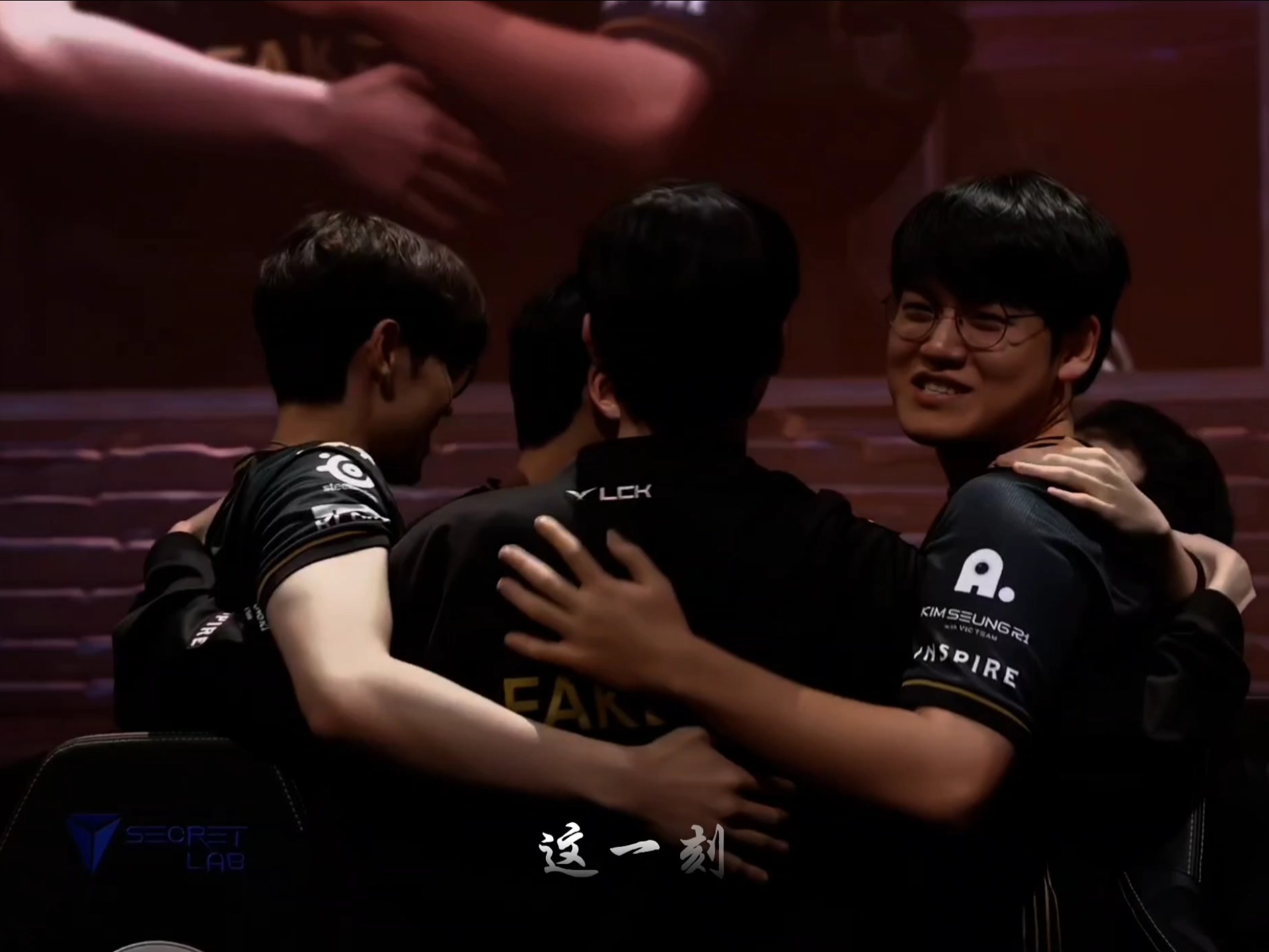 关于V5力克T1，Inspired完成史诗逆转鏖战多局八强赛，锁定晋级资格的信息