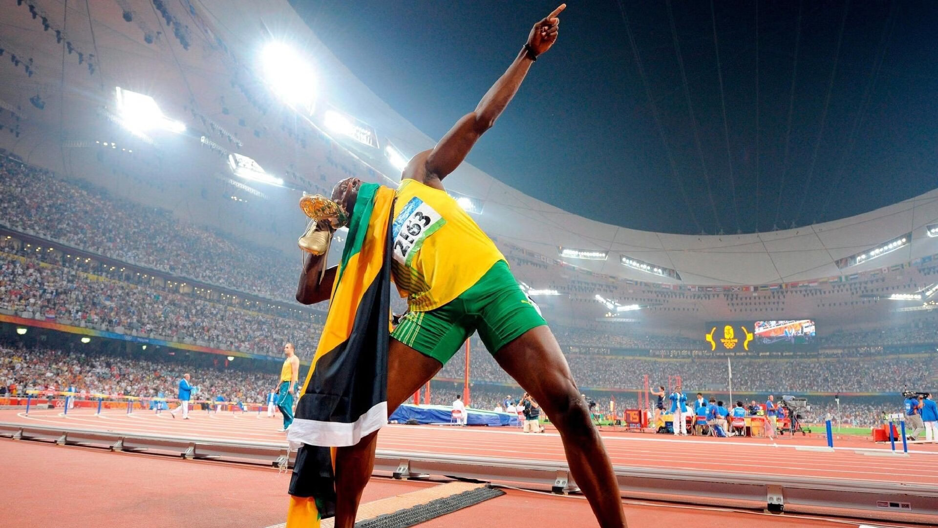 篮网横扫鹈鹕,武切维奇关键时刻站出来