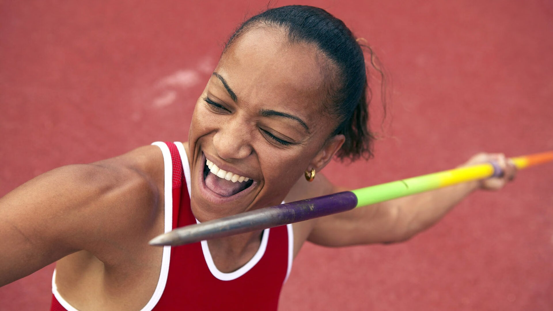 这是一个非常具有戏剧性的主题，充满了F1的宿命感与速度与激情